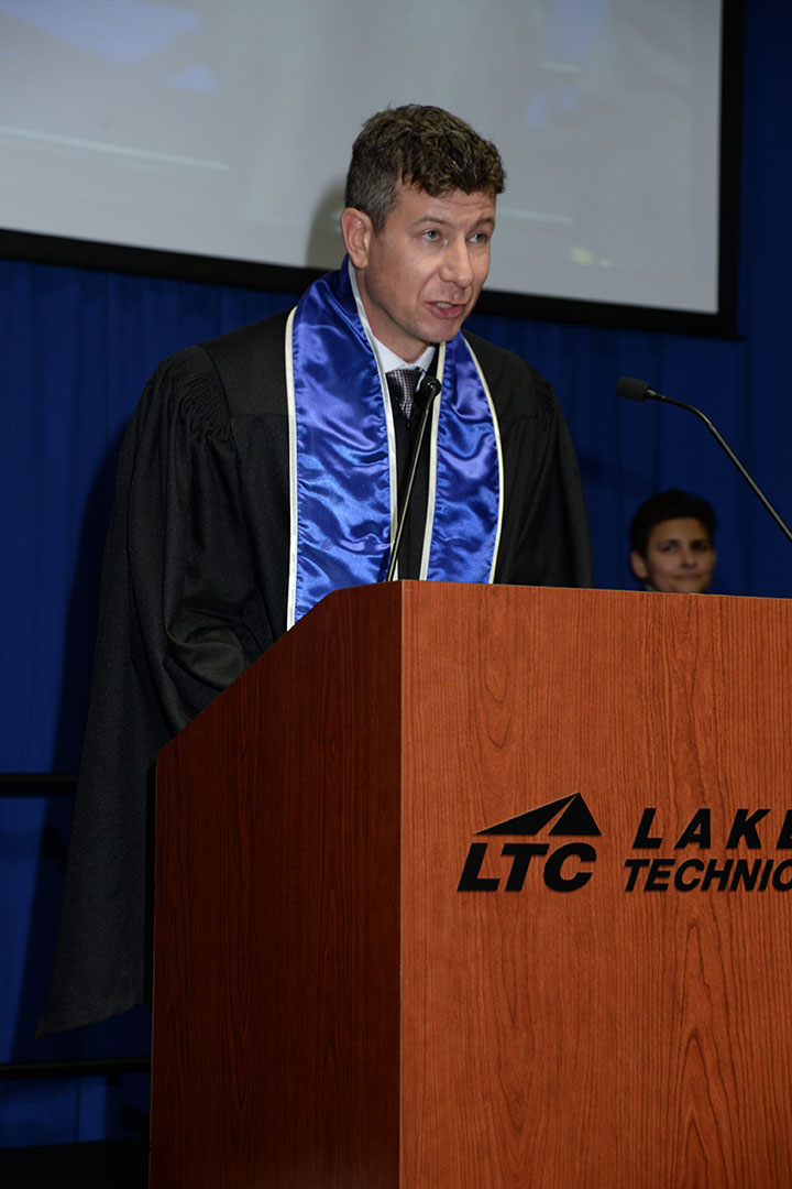 Keynote speaker, Jay Torke gives advice to the graduates during his speech at Commencement.