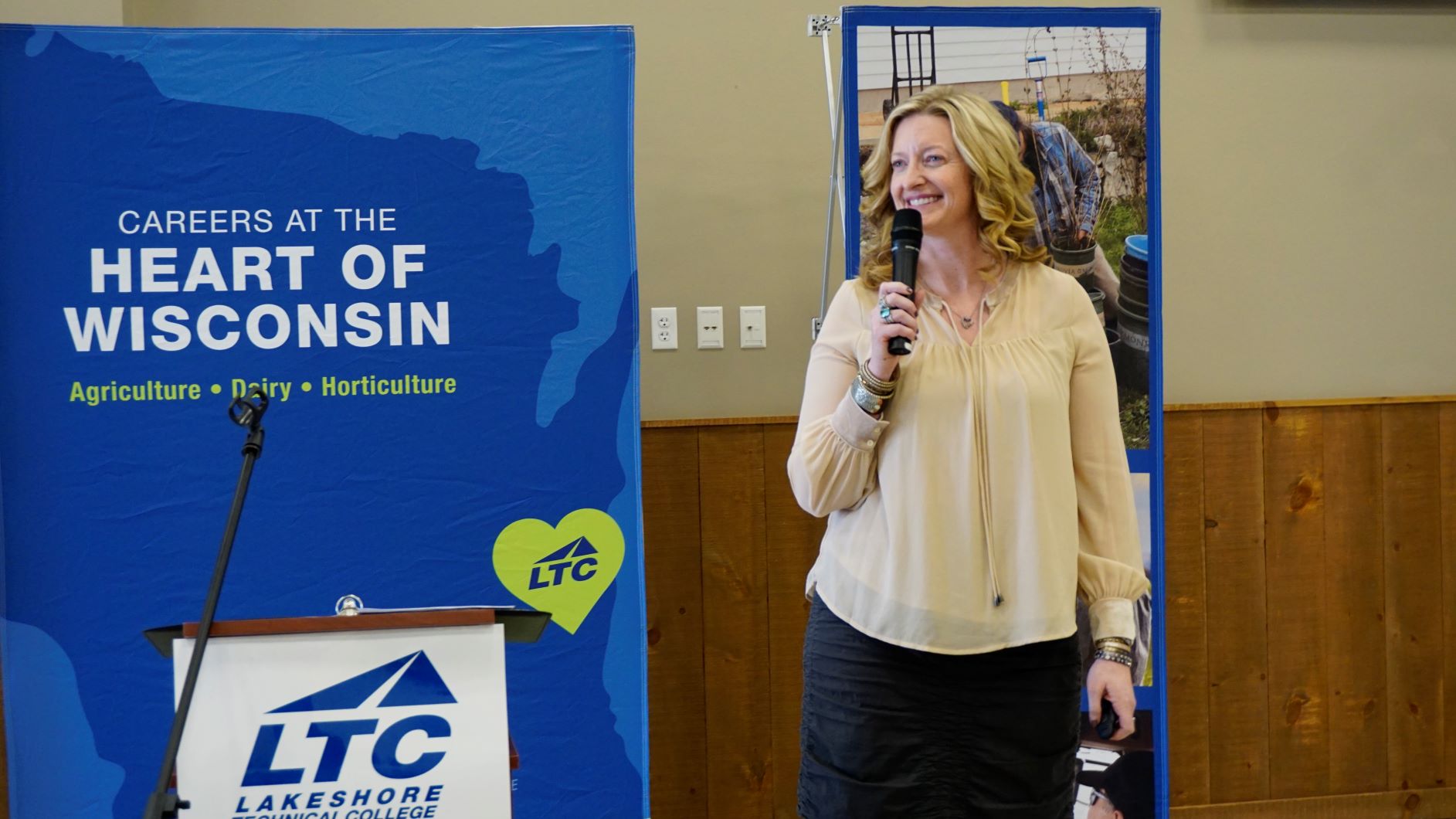 Keynote speaker Kim Bremmer presented “Celebrating Science, Technology, and Innovation in Agriculture.”